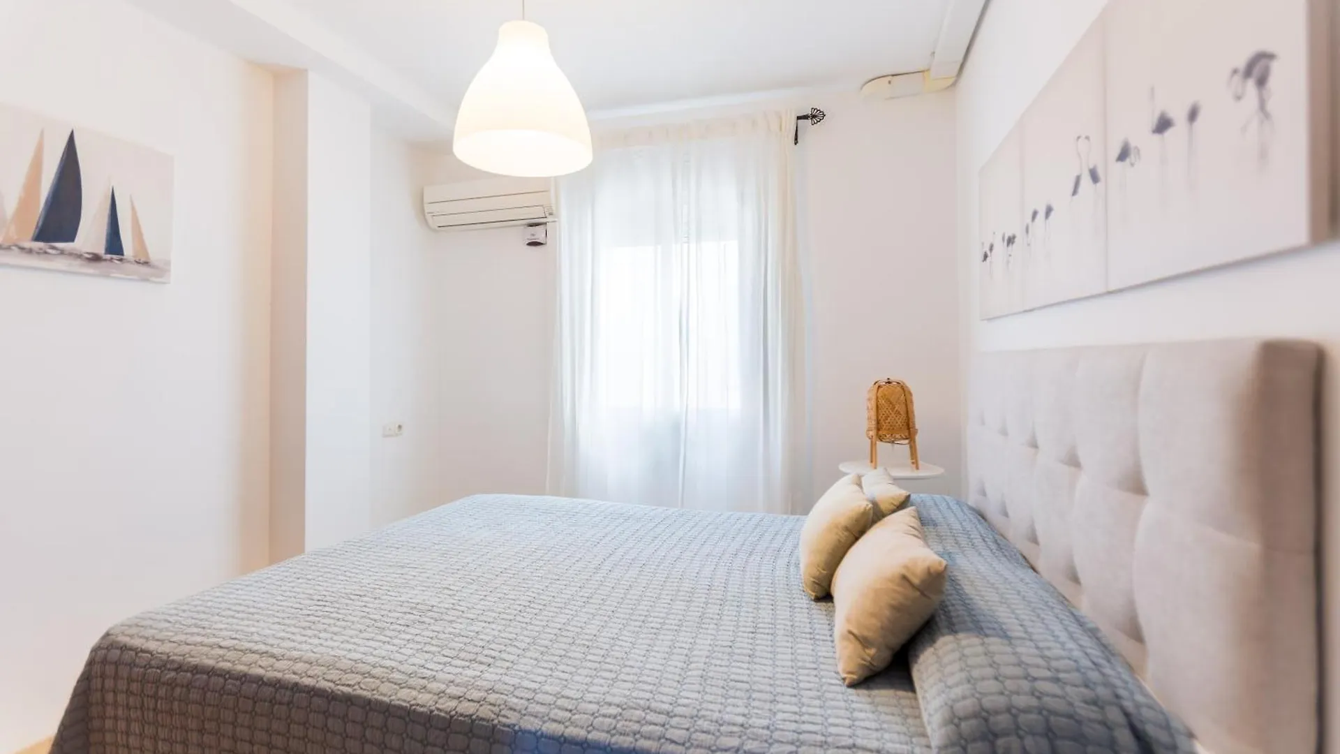 Bonito Apartamento En Primera Linea De Playa Estepona Spain