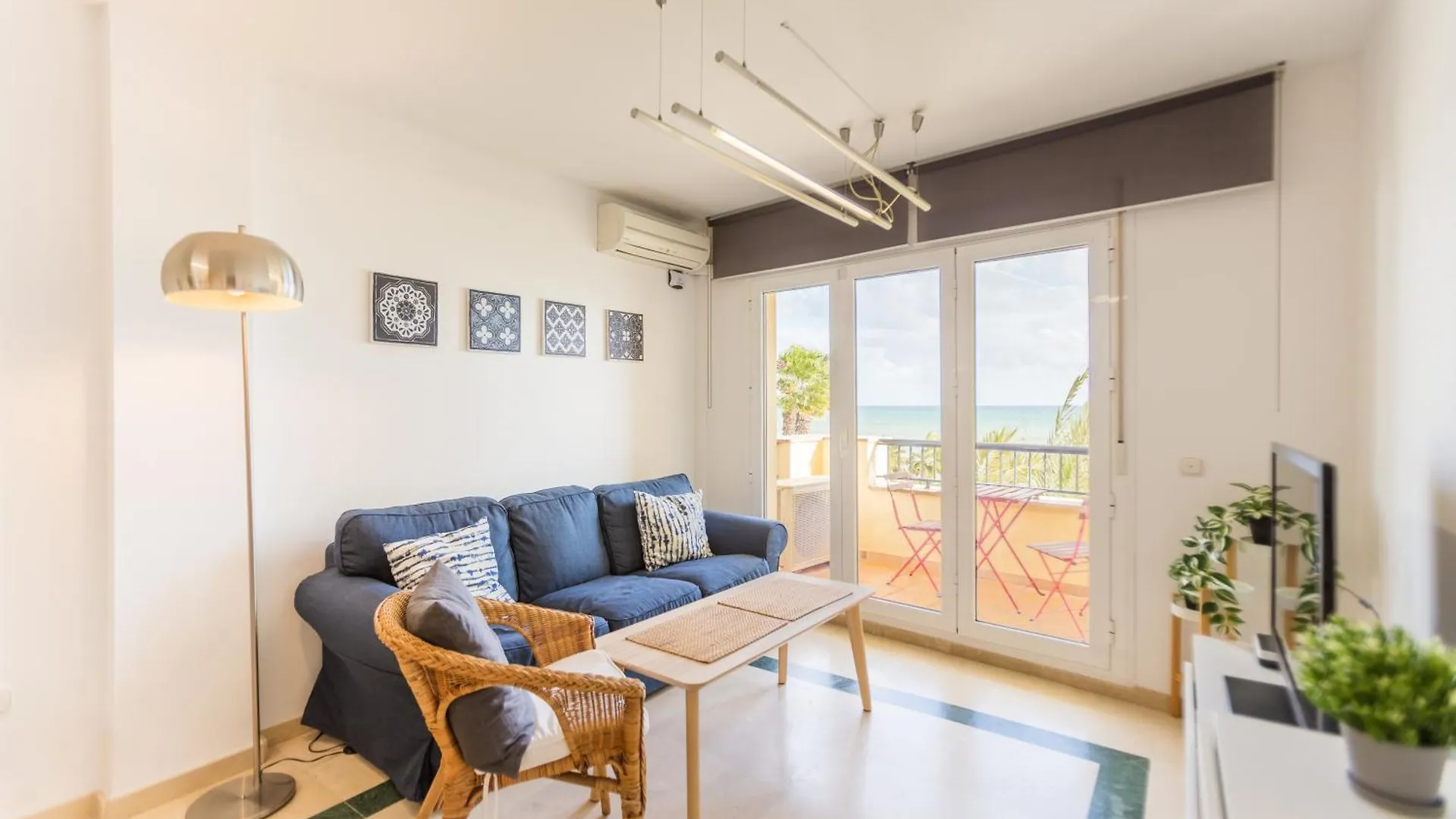 Apartment Bonito Apartamento En Primera Linea De Playa Estepona Spain