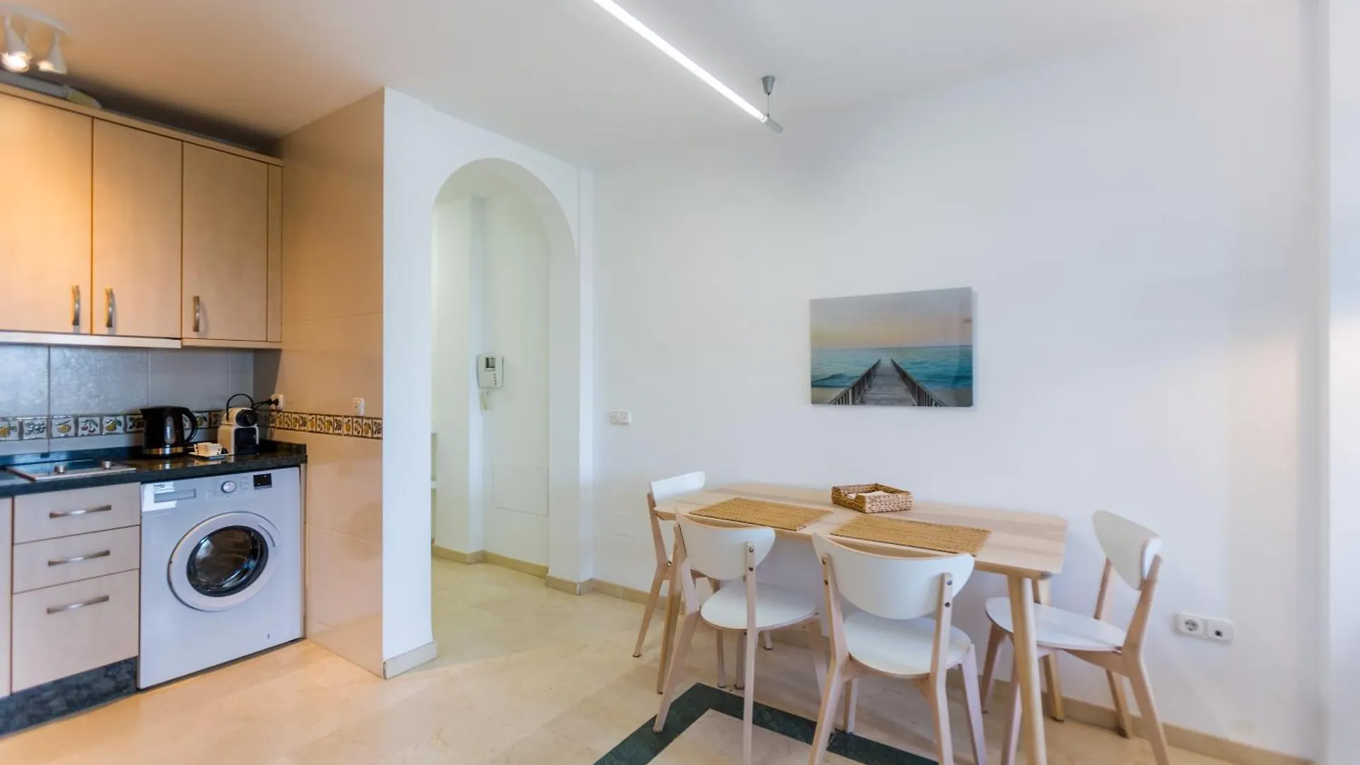 Bonito Apartamento En Primera Linea De Playa Estepona
