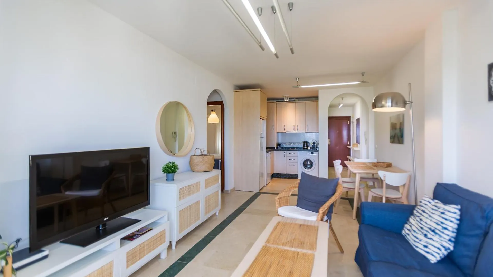 Apartment Bonito Apartamento En Primera Linea De Playa Estepona